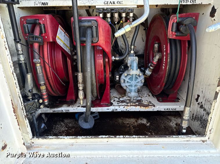 image for item DS3846 2013 Mack CHU613 fuel / lube truck