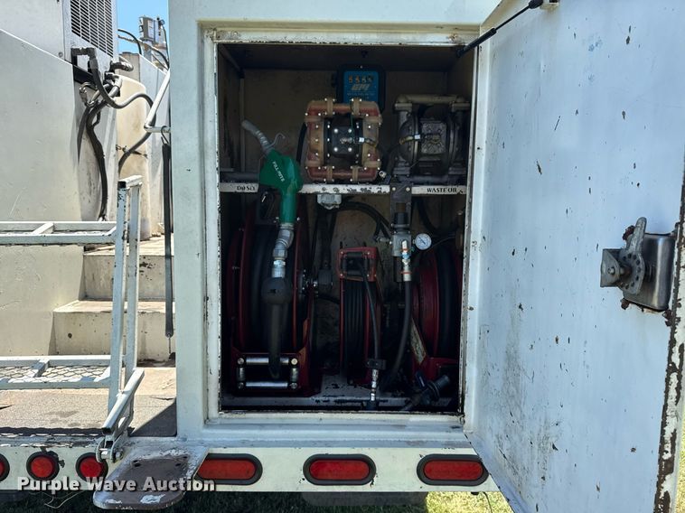 image for item DS3846 2013 Mack CHU613 fuel / lube truck