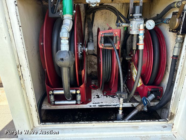 image for item DS3846 2013 Mack CHU613 fuel / lube truck