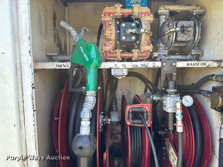 image for item DS3846 2013 Mack CHU613 fuel / lube truck