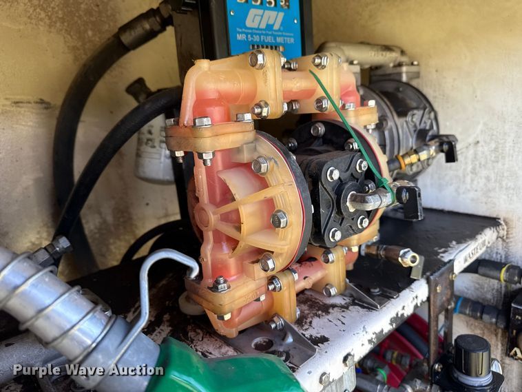 image for item DS3846 2013 Mack CHU613 fuel / lube truck