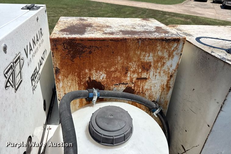 image for item DS3846 2013 Mack CHU613 fuel / lube truck