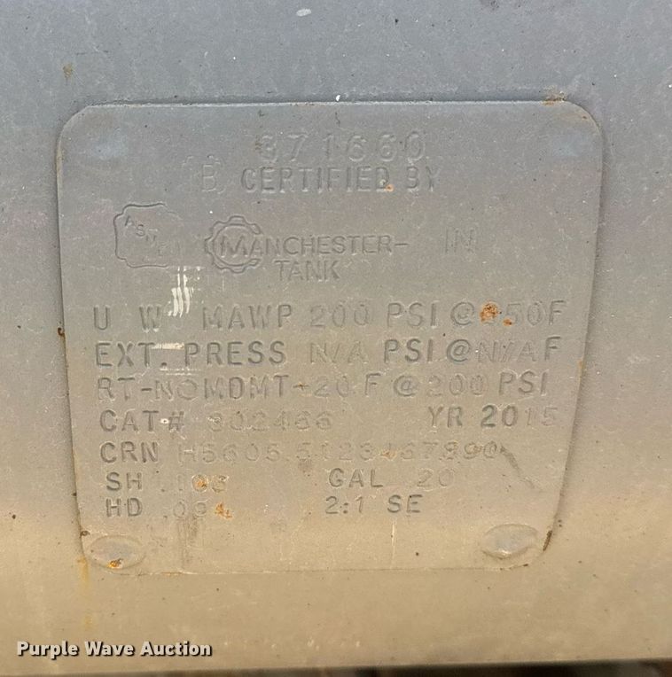 image for item DS3846 2013 Mack CHU613 fuel / lube truck