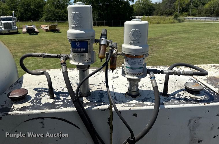 image for item DS3846 2013 Mack CHU613 fuel / lube truck