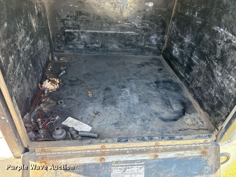 image for item DS3846 2013 Mack CHU613 fuel / lube truck