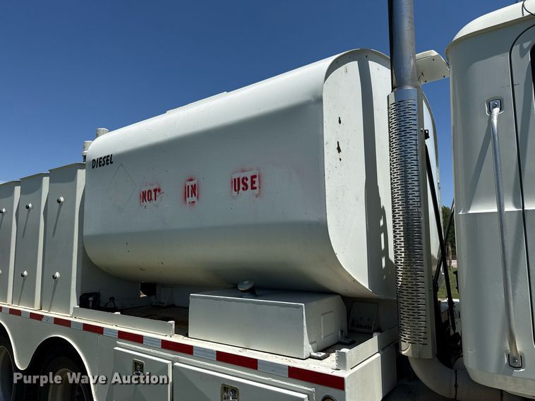 image for item DS3846 2013 Mack CHU613 fuel / lube truck