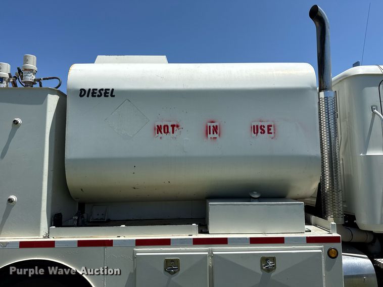 image for item DS3846 2013 Mack CHU613 fuel / lube truck