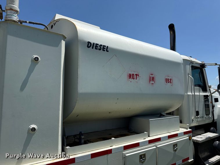 image for item DS3846 2013 Mack CHU613 fuel / lube truck