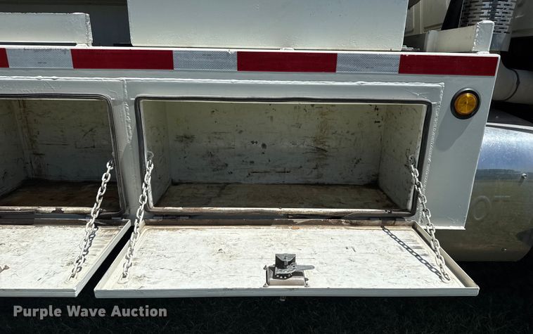 image for item DS3846 2013 Mack CHU613 fuel / lube truck