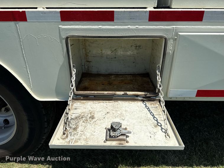 image for item DS3846 2013 Mack CHU613 fuel / lube truck