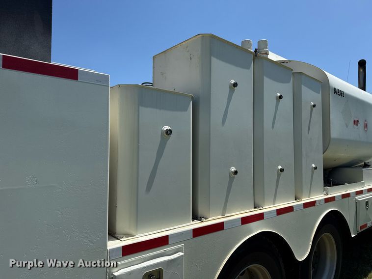 image for item DS3846 2013 Mack CHU613 fuel / lube truck