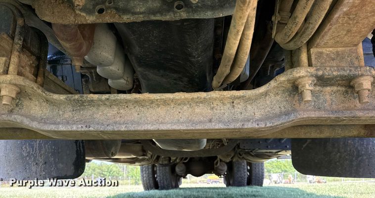 image for item DS3846 2013 Mack CHU613 fuel / lube truck