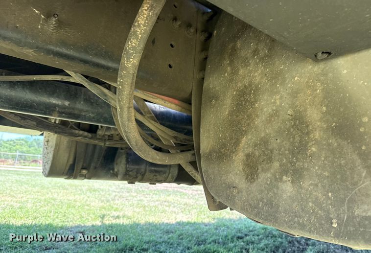 image for item DS3846 2013 Mack CHU613 fuel / lube truck