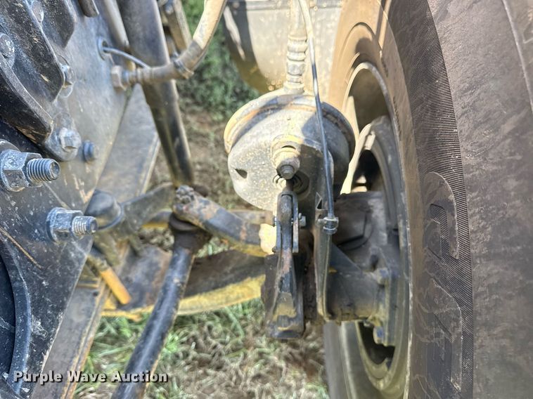 image for item DS3846 2013 Mack CHU613 fuel / lube truck