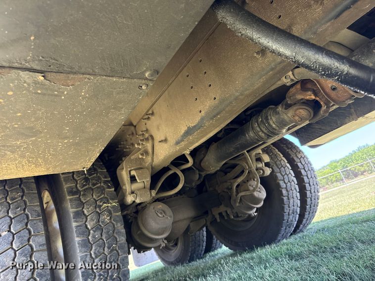 image for item DS3846 2013 Mack CHU613 fuel / lube truck