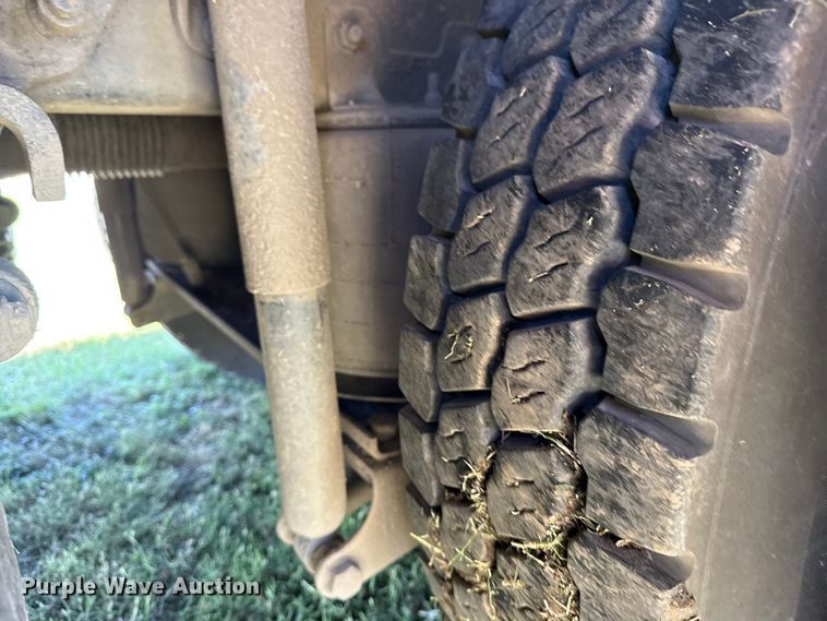 image for item DS3846 2013 Mack CHU613 fuel / lube truck