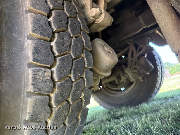 image for item DS3846 2013 Mack CHU613 fuel / lube truck