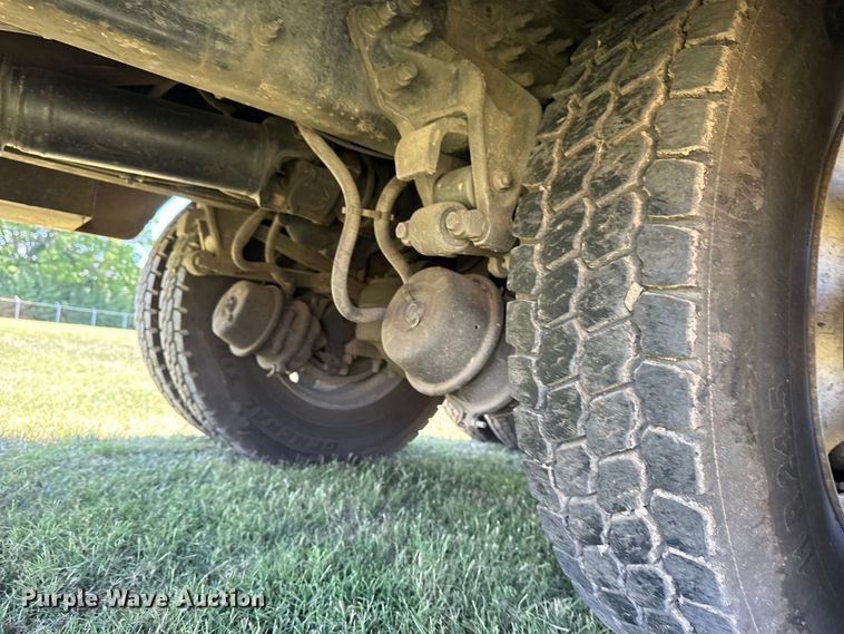 image for item DS3846 2013 Mack CHU613 fuel / lube truck