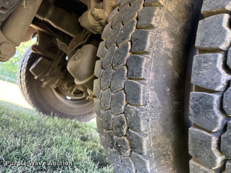 image for item DS3846 2013 Mack CHU613 fuel / lube truck