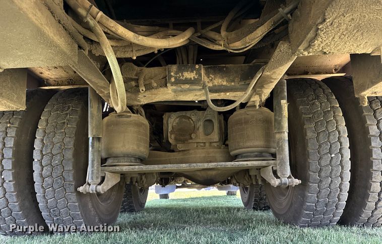 image for item DS3846 2013 Mack CHU613 fuel / lube truck