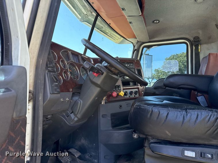 image for item DS3846 2013 Mack CHU613 fuel / lube truck