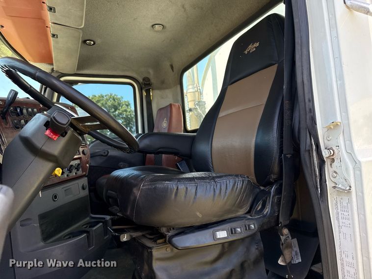 image for item DS3846 2013 Mack CHU613 fuel / lube truck