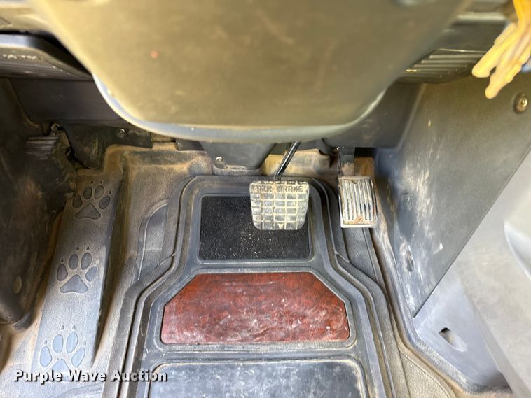 image for item DS3846 2013 Mack CHU613 fuel / lube truck