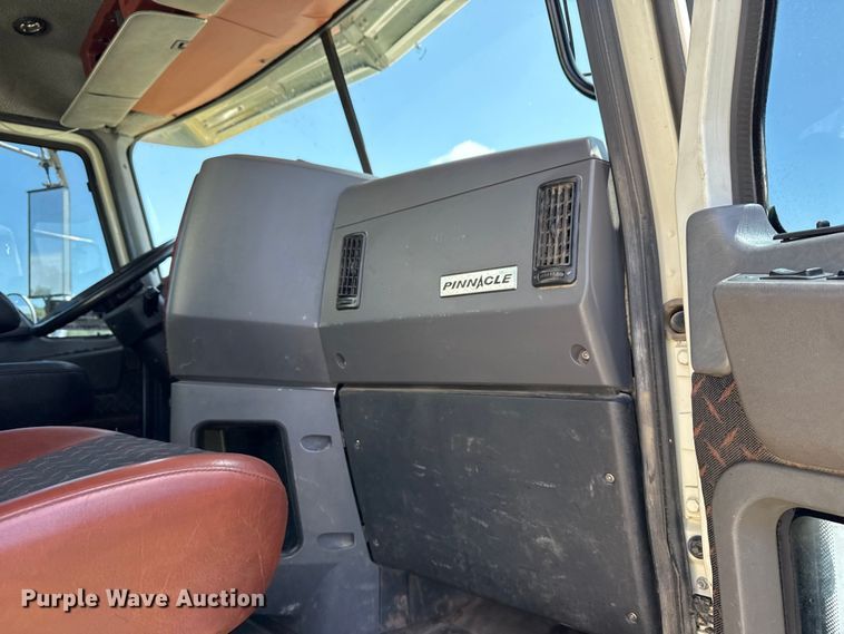 image for item DS3846 2013 Mack CHU613 fuel / lube truck