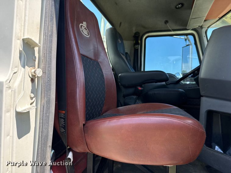 image for item DS3846 2013 Mack CHU613 fuel / lube truck