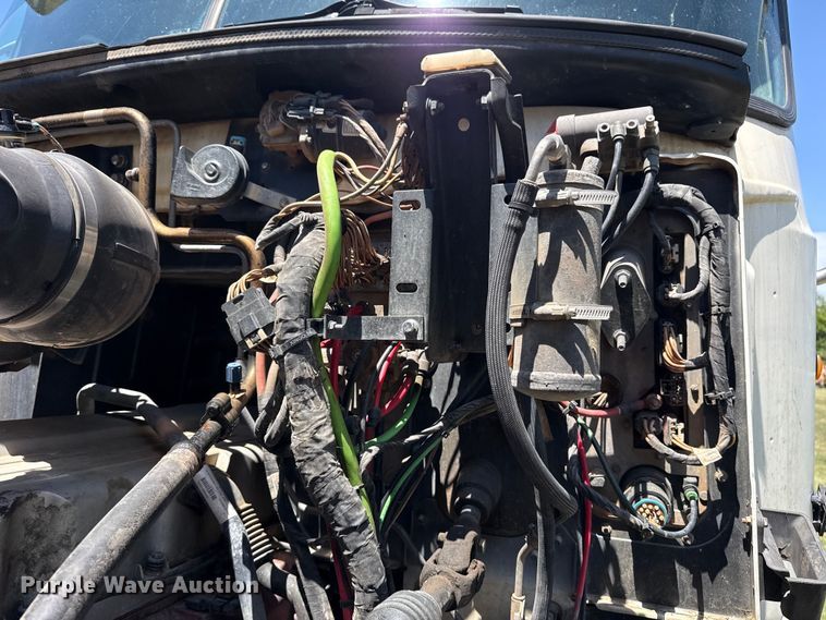 image for item DS3846 2013 Mack CHU613 fuel / lube truck