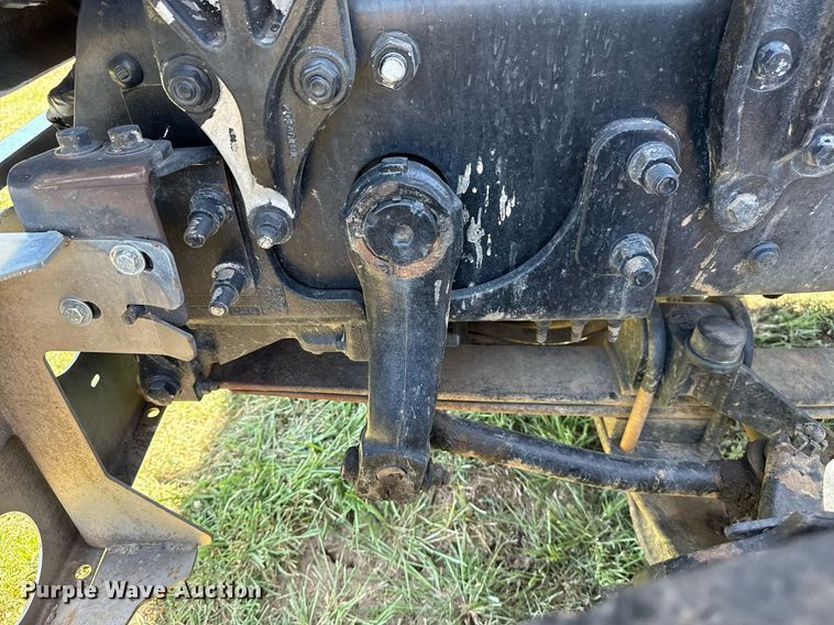 image for item DS3846 2013 Mack CHU613 fuel / lube truck