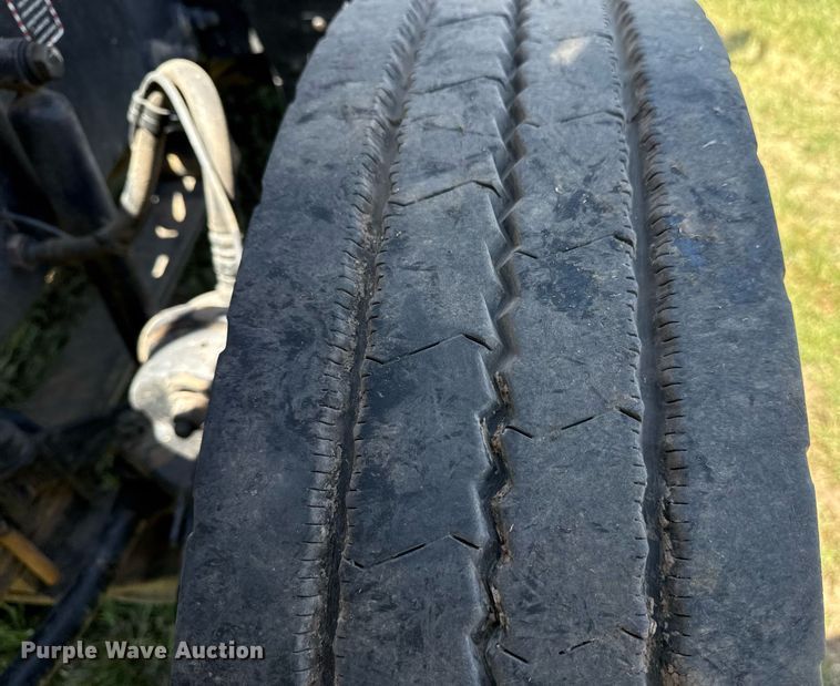 image for item DS3846 2013 Mack CHU613 fuel / lube truck