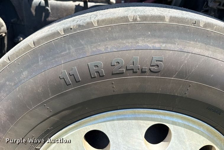 image for item DS3846 2013 Mack CHU613 fuel / lube truck