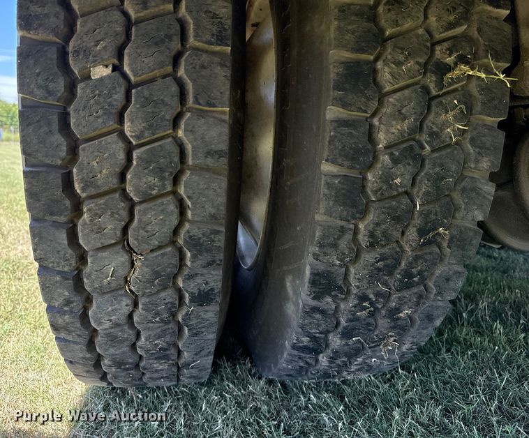 image for item DS3846 2013 Mack CHU613 fuel / lube truck