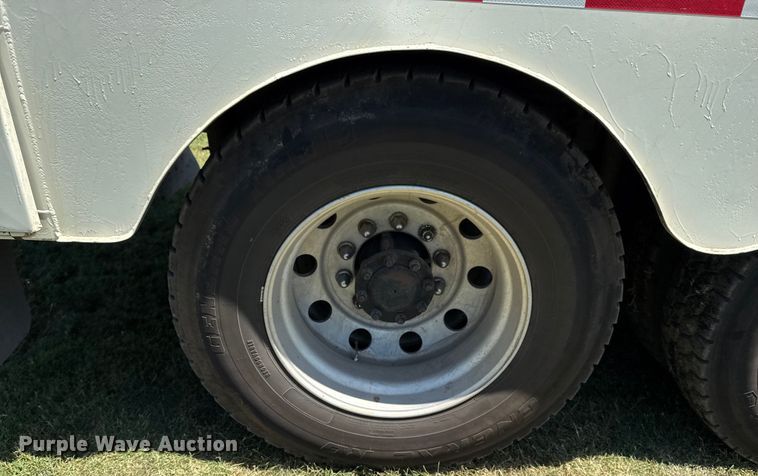 image for item DS3846 2013 Mack CHU613 fuel / lube truck