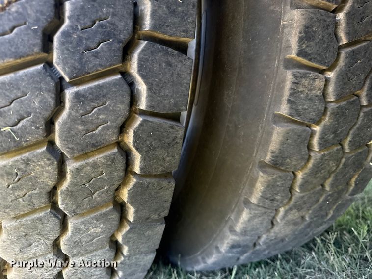 image for item DS3846 2013 Mack CHU613 fuel / lube truck