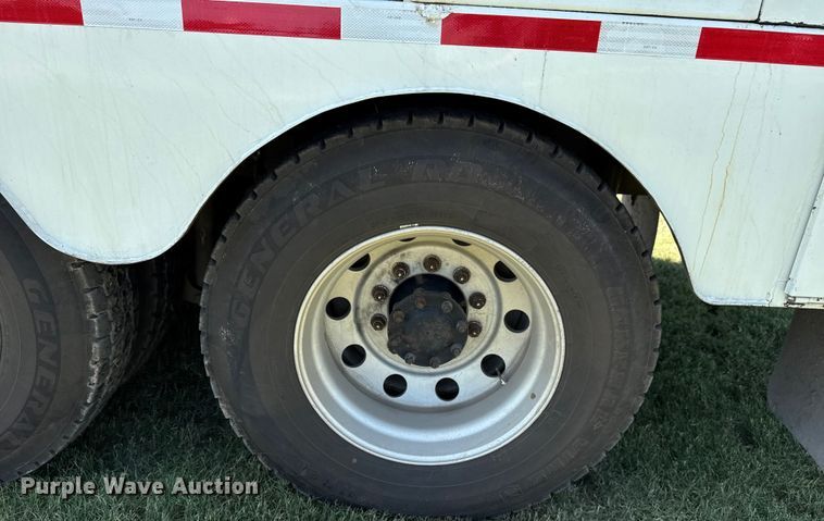 image for item DS3846 2013 Mack CHU613 fuel / lube truck