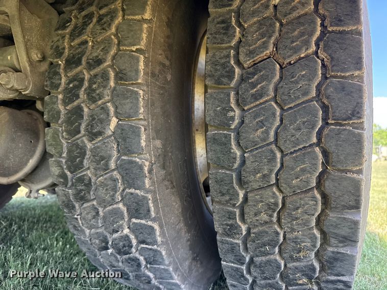 image for item DS3846 2013 Mack CHU613 fuel / lube truck