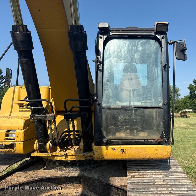 image for item DS3847 2008 Caterpillar 324D L excavator