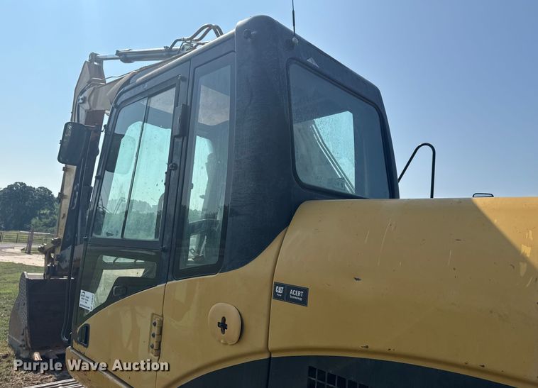 image for item DS3847 2008 Caterpillar 324D L excavator