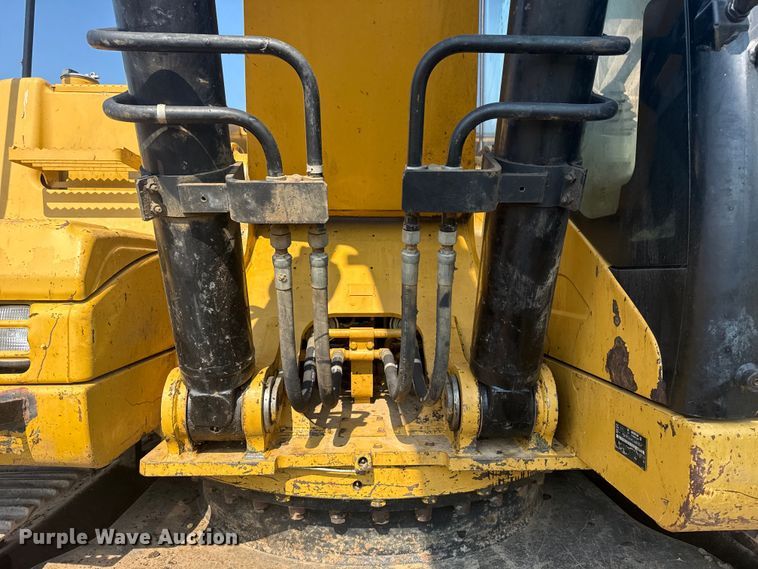 image for item DS3847 2008 Caterpillar 324D L excavator