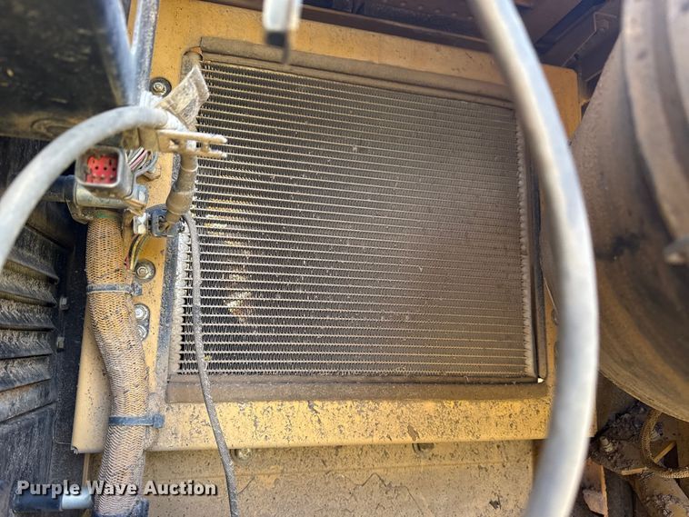 image for item DS3847 2008 Caterpillar 324D L excavator