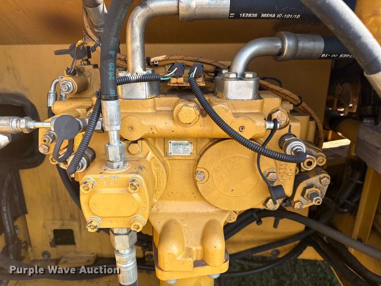 image for item DS3847 2008 Caterpillar 324D L excavator