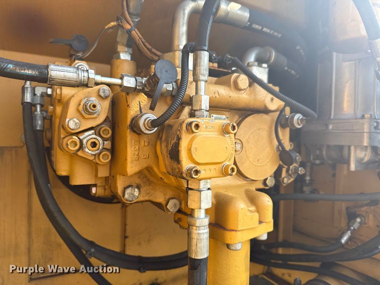 image for item DS3847 2008 Caterpillar 324D L excavator