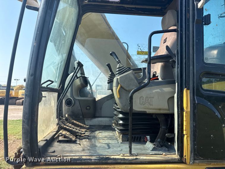 image for item DS3847 2008 Caterpillar 324D L excavator