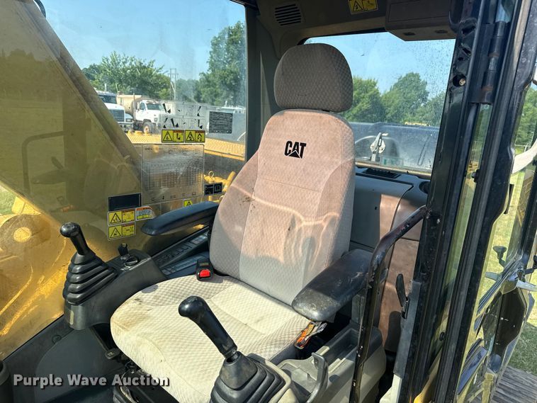 image for item DS3847 2008 Caterpillar 324D L excavator