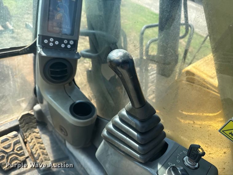 image for item DS3847 2008 Caterpillar 324D L excavator