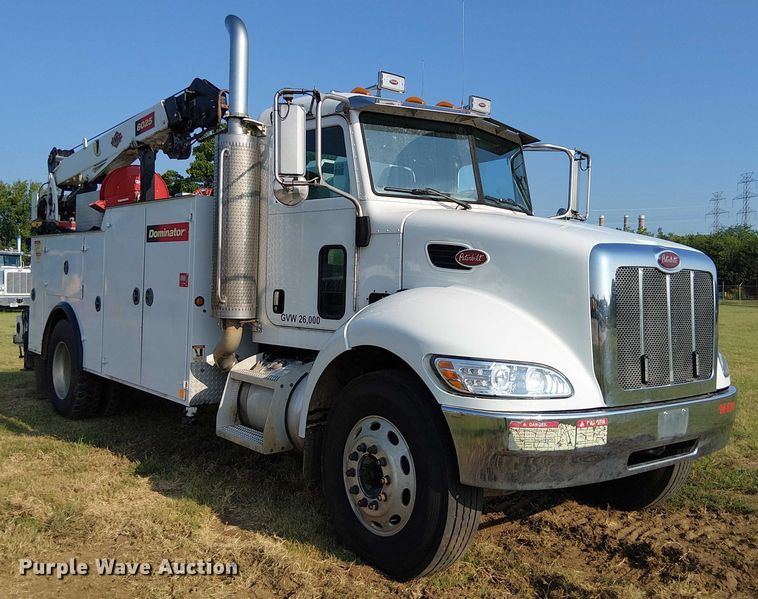 image for item DS3849 2006 Peterbilt 335 utility / service truck