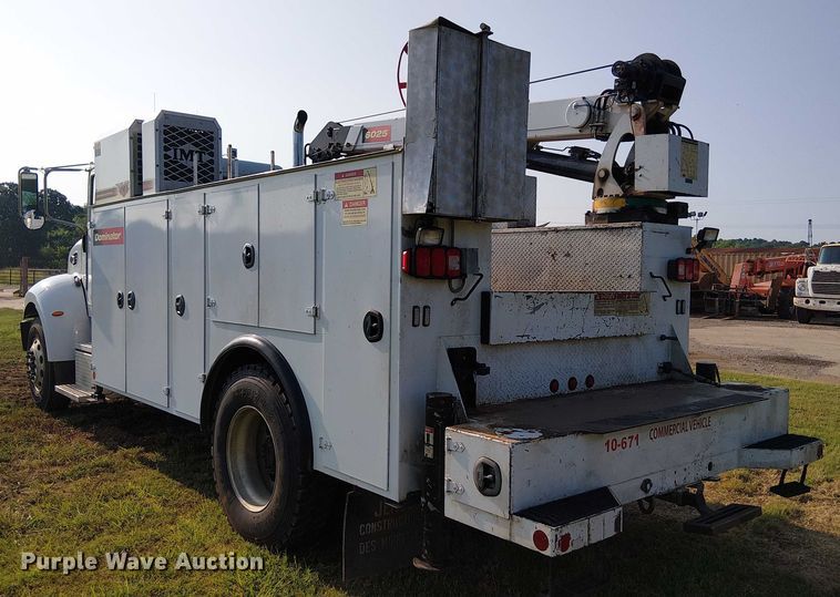 image for item DS3849 2006 Peterbilt 335 utility / service truck