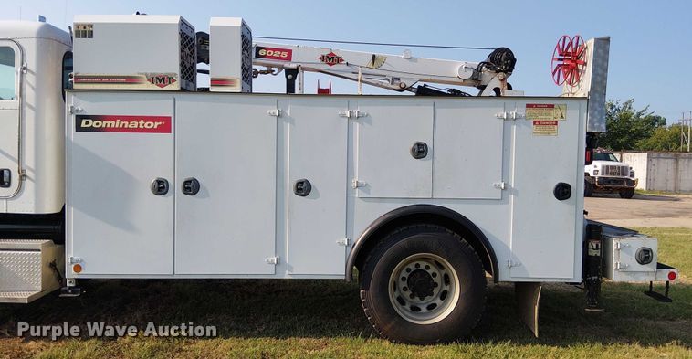 image for item DS3849 2006 Peterbilt 335 utility / service truck